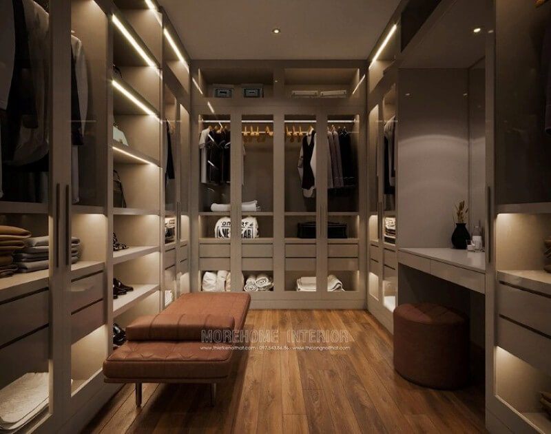 Tủ quần áo màu trắng sử dụng hệ cửa kính trắng cường lực sẽ giúp bạn tìm thấy mọi thứ một cách dễ dàng