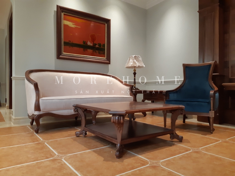 Công việc thi công tranh canvas treo tường với phong cảnh khung gỗ tô điểm để trang trí thẩm mỹ cho không gian.